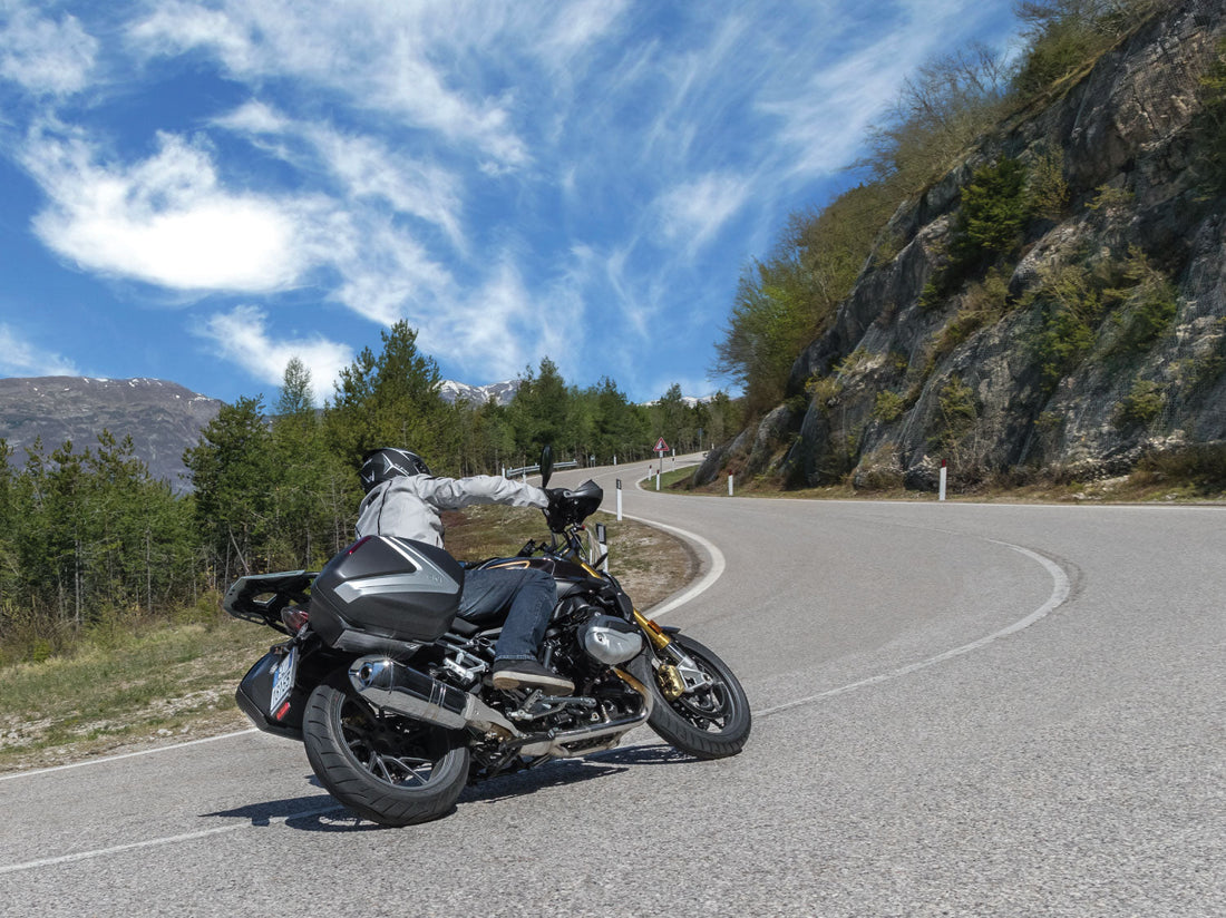 Top 10 Reasons to Ride Solo